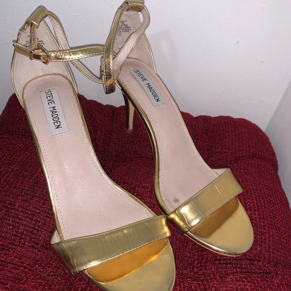 Gold Steve Madden Sillly Stiletto ankle strap heels size 8M
